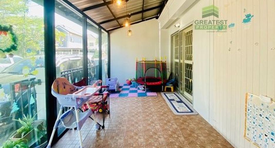 For sale 3 bedrooms townhouse in Mueang Pathum Thani, Pathum Thani
