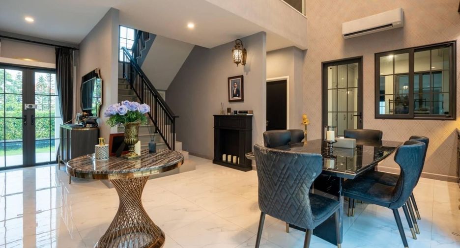 Casa en alquiler y en venta de 4 habitaciones en Bang Khae, Bangkok
