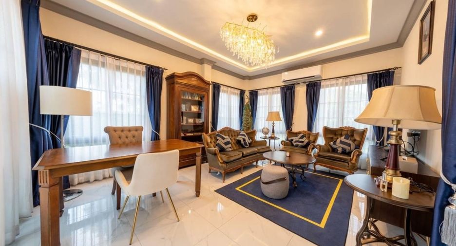 Casa en alquiler y en venta de 4 habitaciones en Bang Khae, Bangkok