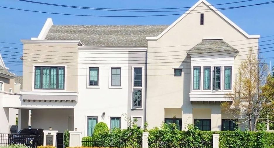 Casa en alquiler y en venta de 4 habitaciones en Bang Khae, Bangkok