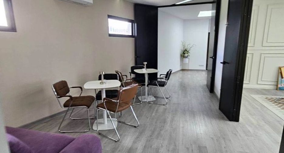 Büro zur Miete mit 10 Zimmer in Suan Luang, Bangkok