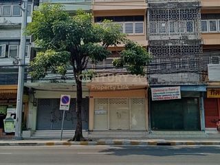 For rent and for sale 4 bed retail Space in Watthana, Bangkok