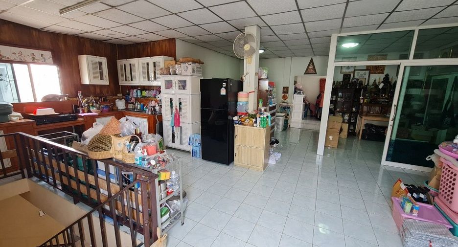 For sale 5 bed retail Space in Khlong Luang, Pathum Thani