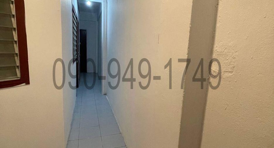 For sale 15 bedrooms retail Space in Bang Kapi, Bangkok