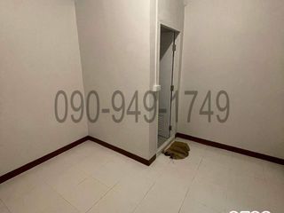 For sale 15 bedrooms retail Space in Bang Kapi, Bangkok