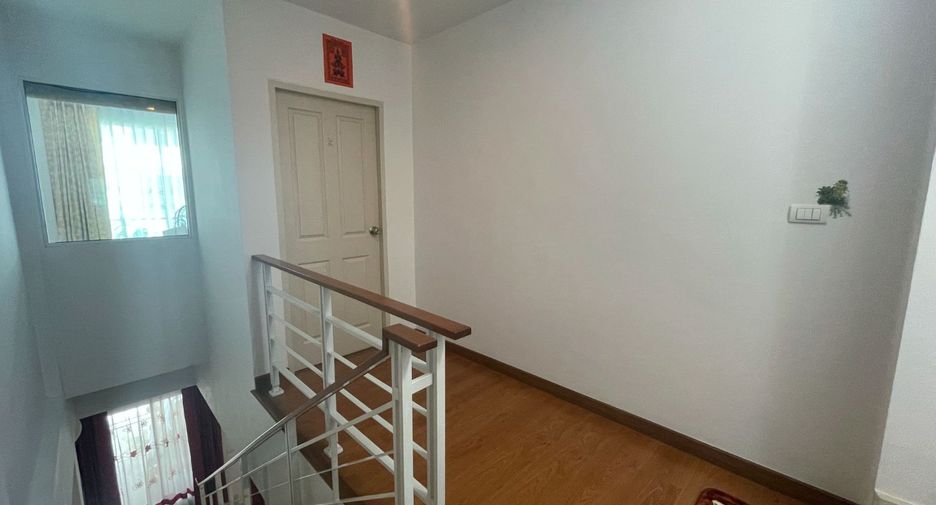 Продажа 3 спальни таунхаус в Чом Тхонг, Бангкок