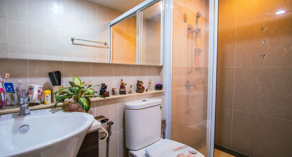 Продажа 3 спальни таунхаус в Чом Тхонг, Бангкок
