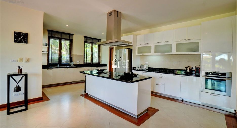 For rent 5 bedrooms villa in Thalang, Phuket