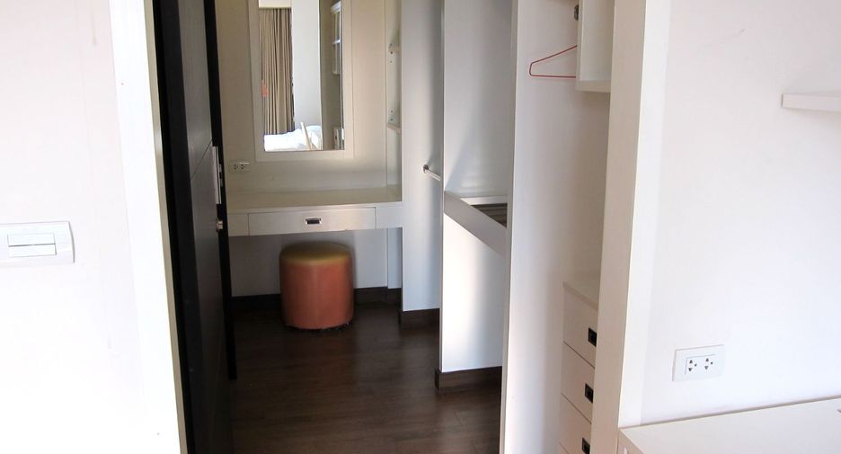 For sale 1 bed condo in Bang Na, Bangkok