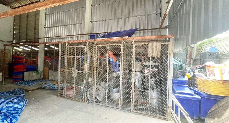 For rent 5 bed warehouse in Mueang Nonthaburi, Nonthaburi