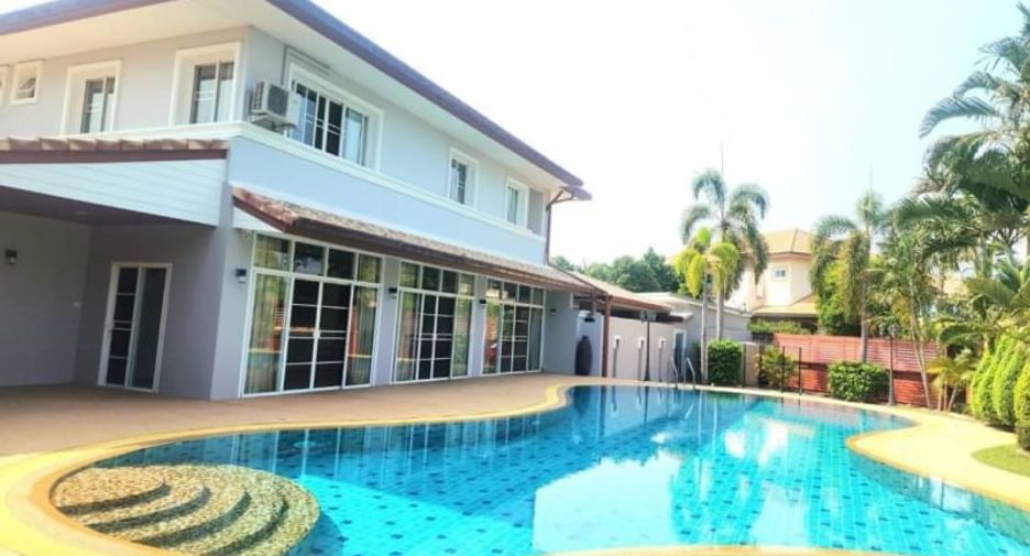 For rent そして for sale 6 Beds villa in Saraphi, Chiang Mai