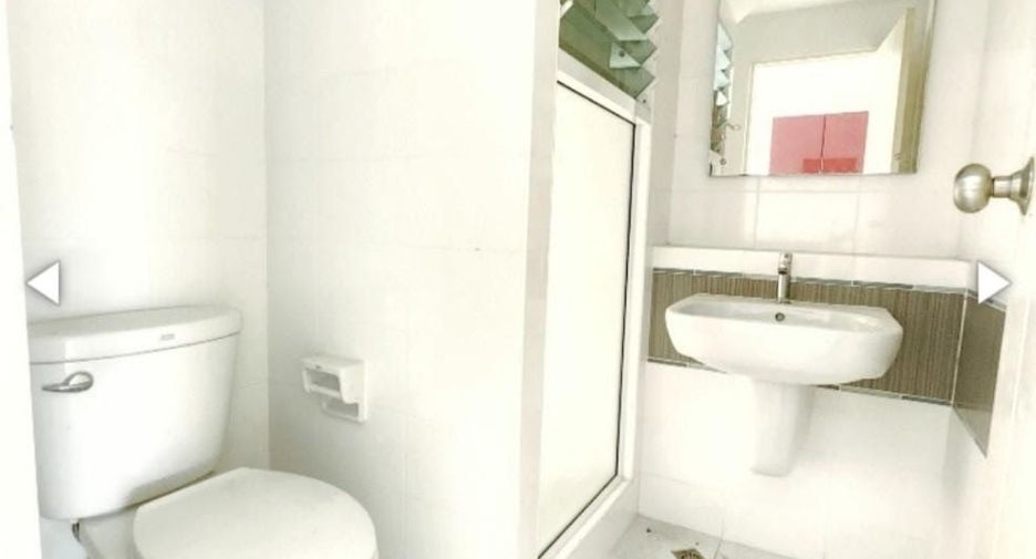 For sale 2 bedrooms townhouse in Bang Phli, Samut Prakan
