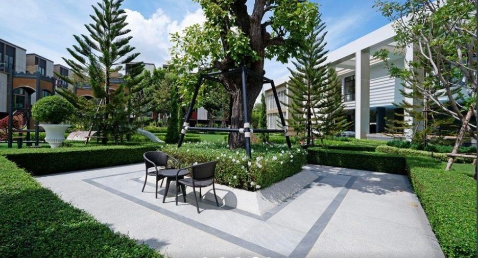 For sale 4 bedrooms house in Suan Luang, Bangkok