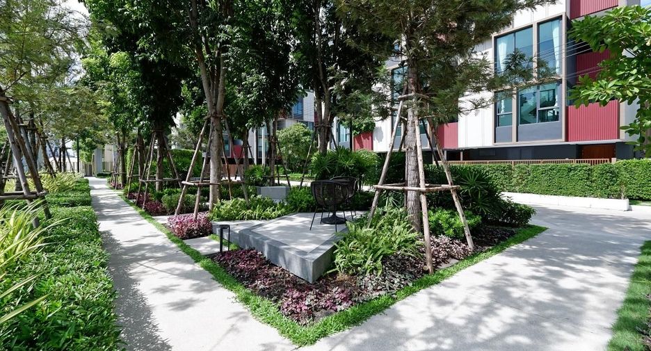 For sale 4 bedrooms house in Suan Luang, Bangkok
