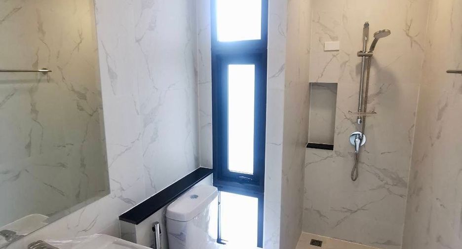 For sale 4 bedrooms house in Suan Luang, Bangkok