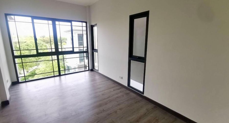 For sale 4 bedrooms house in Suan Luang, Bangkok
