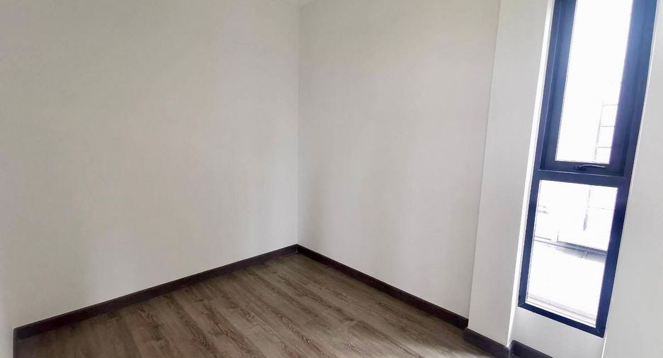 For sale 4 bedrooms house in Suan Luang, Bangkok
