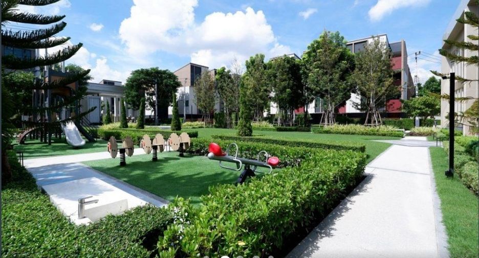For sale 4 bedrooms house in Suan Luang, Bangkok