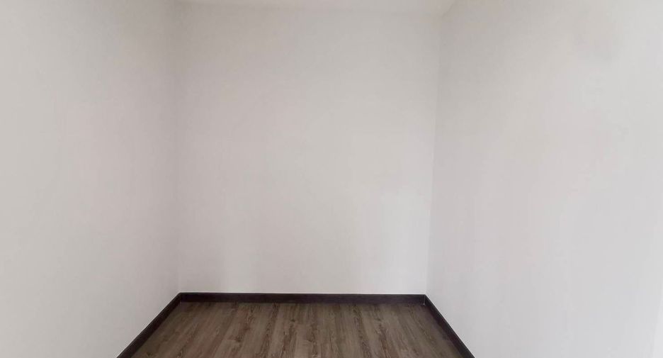 For sale 4 bedrooms house in Suan Luang, Bangkok