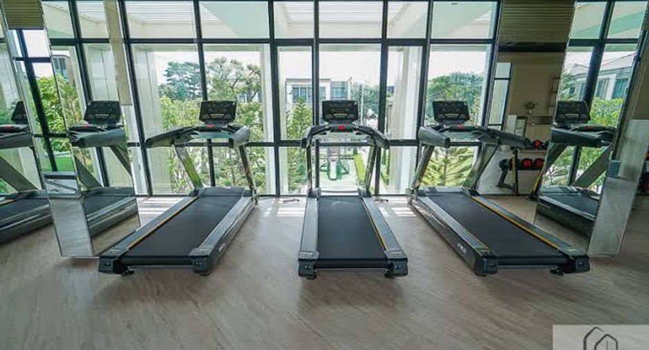 For sale 4 bedrooms house in Suan Luang, Bangkok