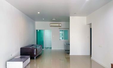 Reihenhaus zum Kauf mit 3 Zimmer in Bang Khen, Bangkok