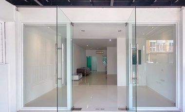 Reihenhaus zum Kauf mit 3 Zimmer in Bang Khen, Bangkok