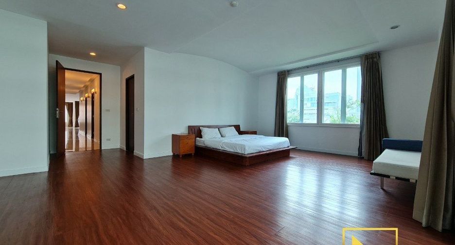 For rent 4 Beds apartment in Watthana, Bangkok