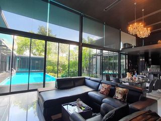 For sale 3 Beds house in Dusit, Bangkok