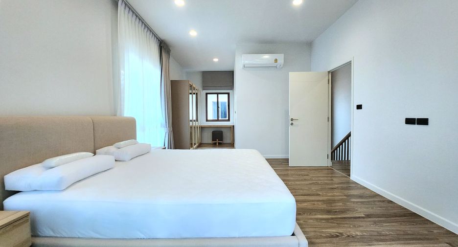 For rent 4 bed house in Bang Kapi, Bangkok