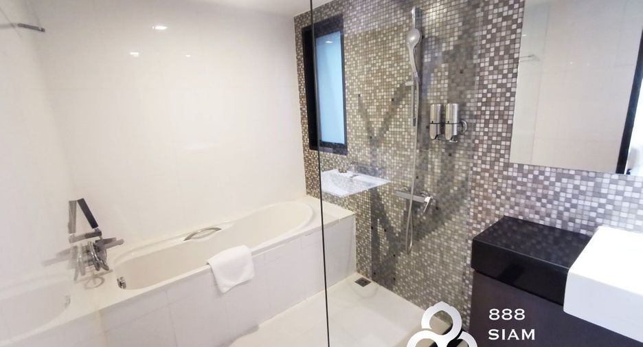 Apartamento con servicios en alquiler de 1 habitaciones en Khlong Toei, Bangkok