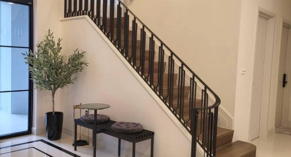 For rent 4 bedrooms house in Saphan Sung, Bangkok