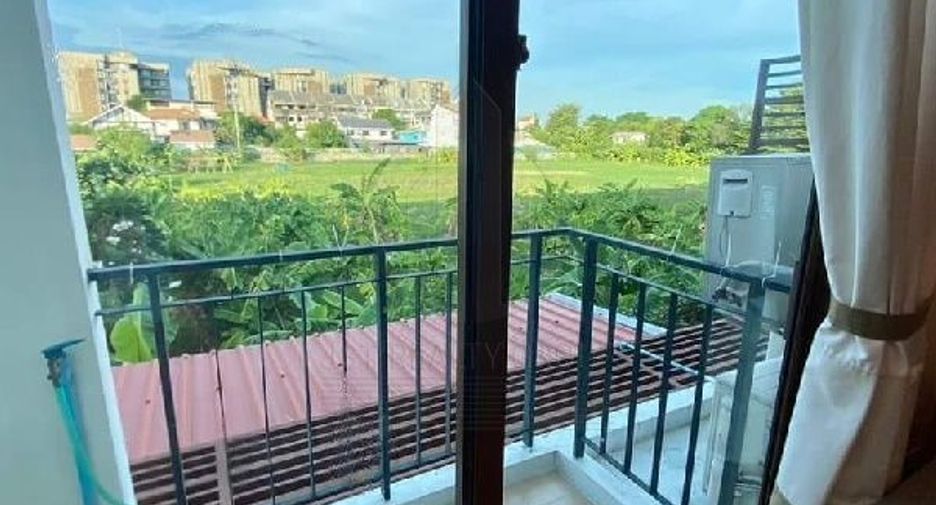 For rent 3 bedrooms townhouse in Phra Khanong, Bangkok