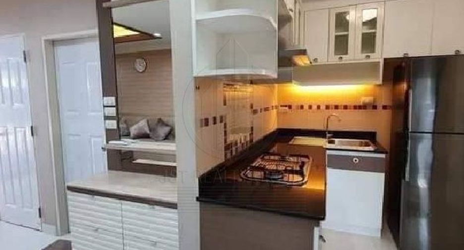 For rent 3 bedrooms townhouse in Phra Khanong, Bangkok