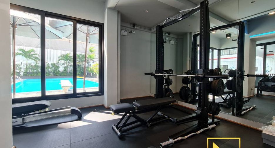 For rent 2 bedrooms apartment in Watthana, Bangkok