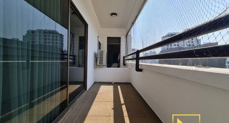 For rent 2 bedrooms apartment in Watthana, Bangkok
