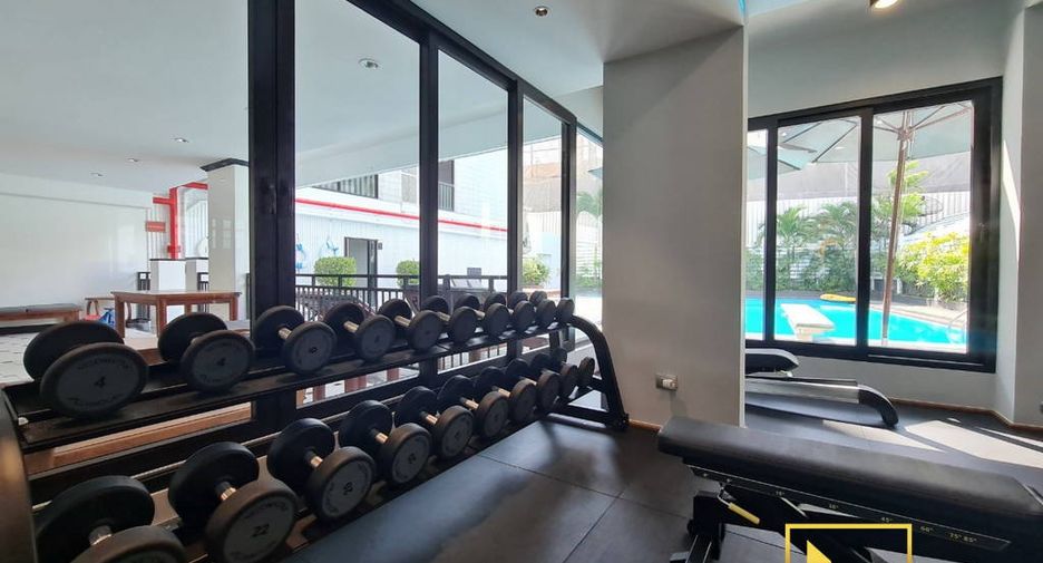 For rent 2 bedrooms apartment in Watthana, Bangkok