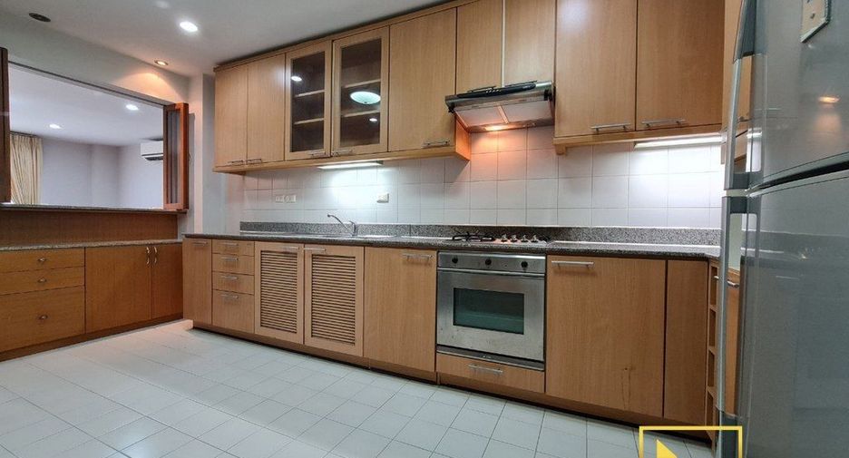 For rent 2 bedrooms apartment in Watthana, Bangkok