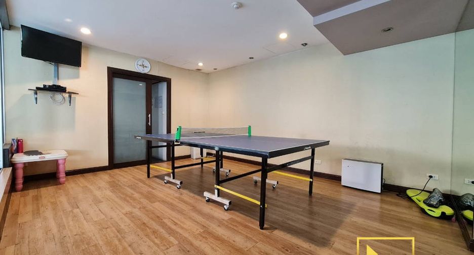 For rent 2 bedrooms apartment in Watthana, Bangkok