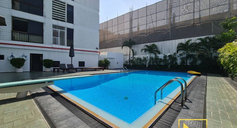 For rent 2 bedrooms apartment in Watthana, Bangkok