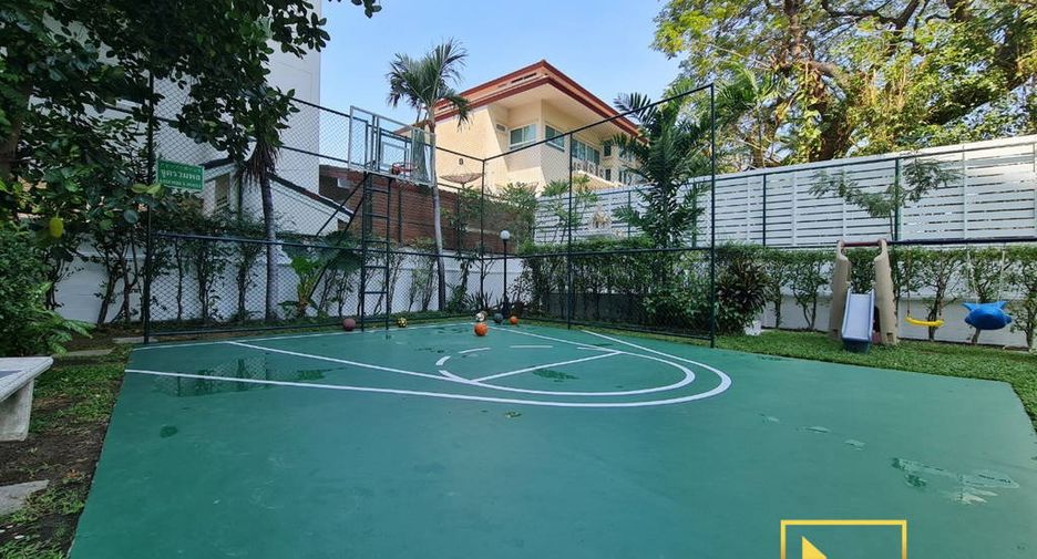 For rent 2 bedrooms apartment in Watthana, Bangkok