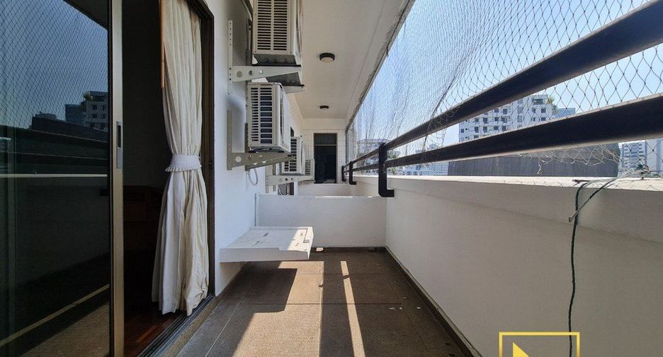 For rent 2 bedrooms apartment in Watthana, Bangkok