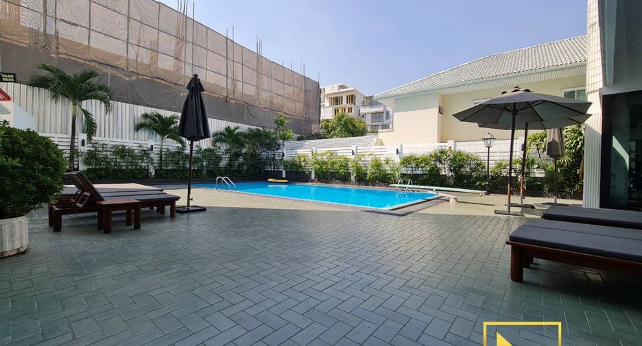 For rent 2 bedrooms apartment in Watthana, Bangkok