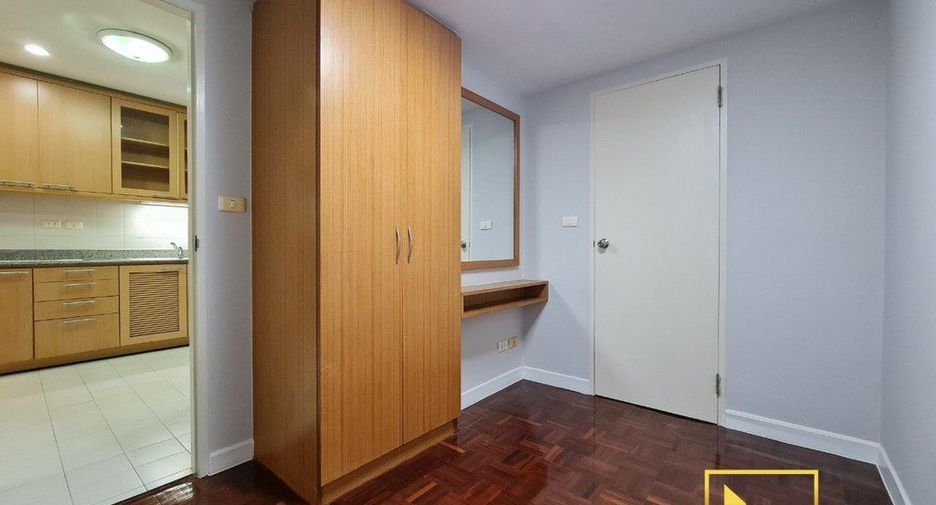 For rent 2 bedrooms apartment in Watthana, Bangkok
