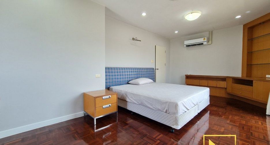 For rent 2 bedrooms apartment in Watthana, Bangkok