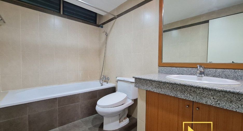 For rent 2 bedrooms apartment in Watthana, Bangkok