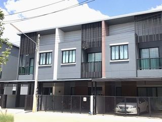 For sale 4 bed townhouse in Mueang Krabi, Krabi