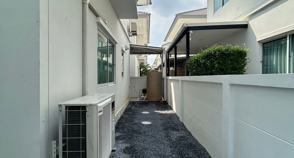 Casa en alquiler de 3 habitaciones en Mueang Pathum Thani, Pathum Thani