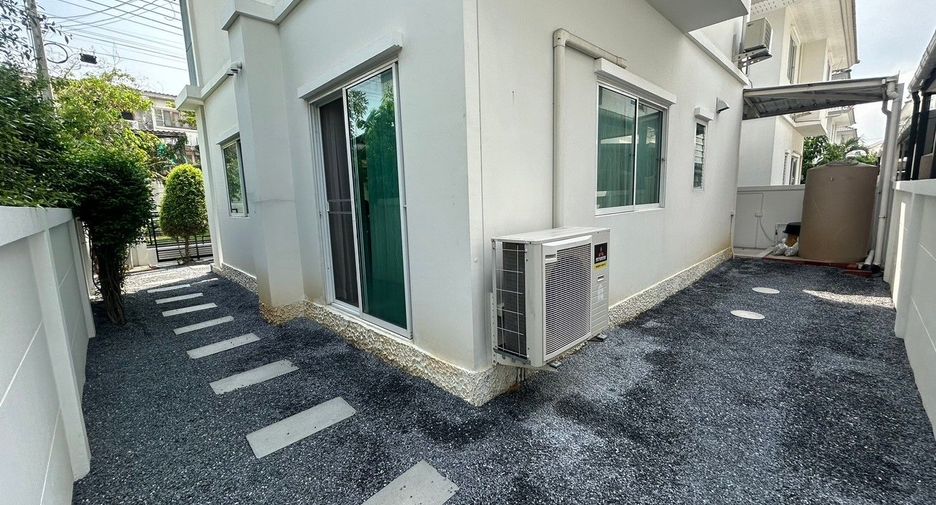 Casa en alquiler de 3 habitaciones en Mueang Pathum Thani, Pathum Thani