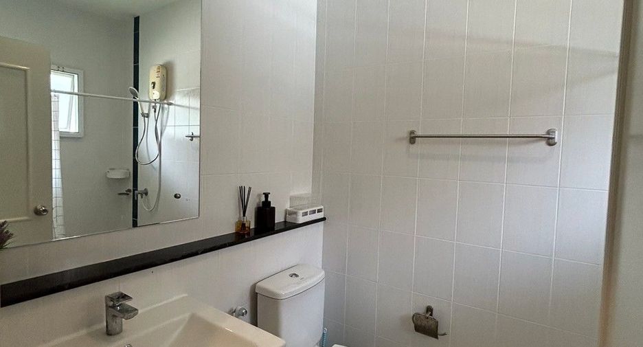 Casa en alquiler de 3 habitaciones en Mueang Pathum Thani, Pathum Thani