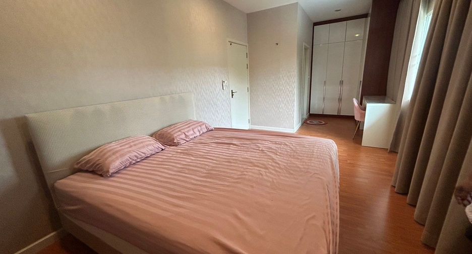 Casa en alquiler de 3 habitaciones en Mueang Pathum Thani, Pathum Thani